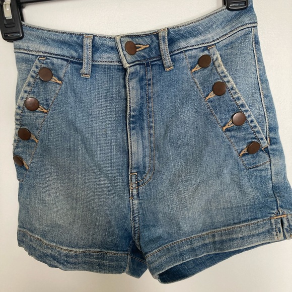 High-Rise Denim Shorts with button details - Picture 1 of 6